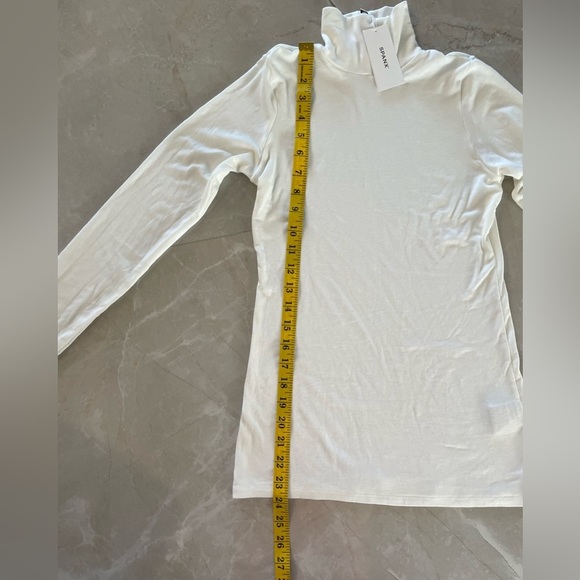 SPANX Turtleneck Size Medium Creamy Color Long Sleeve Seamless Soft Blend Fabric - Picture 2 of 6